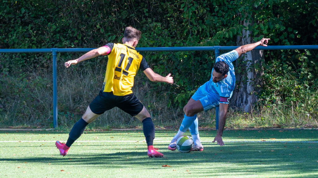 Erste gewinnt hitzige Partie mit 7:3 gegen Al-Arz 4