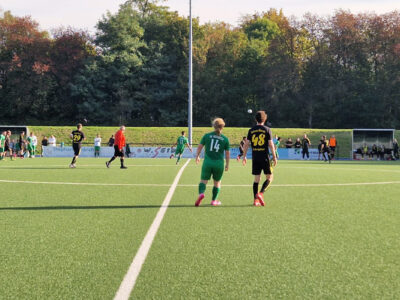 Eine Spielszene aus dem Spiel in der Essener Kreisliga C SV Borbeck III gegen Teutonia Überruhr II.