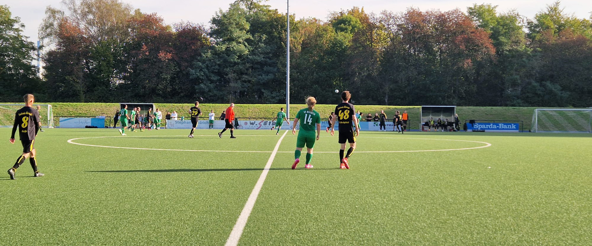 Eine Spielszene aus dem Spiel in der Essener Kreisliga C SV Borbeck III gegen Teutonia Überruhr II.
